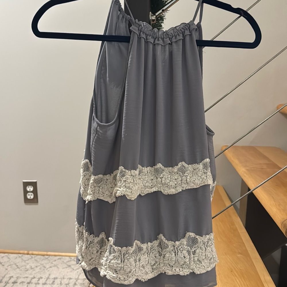 Loft sleeveless shirt with lace accents